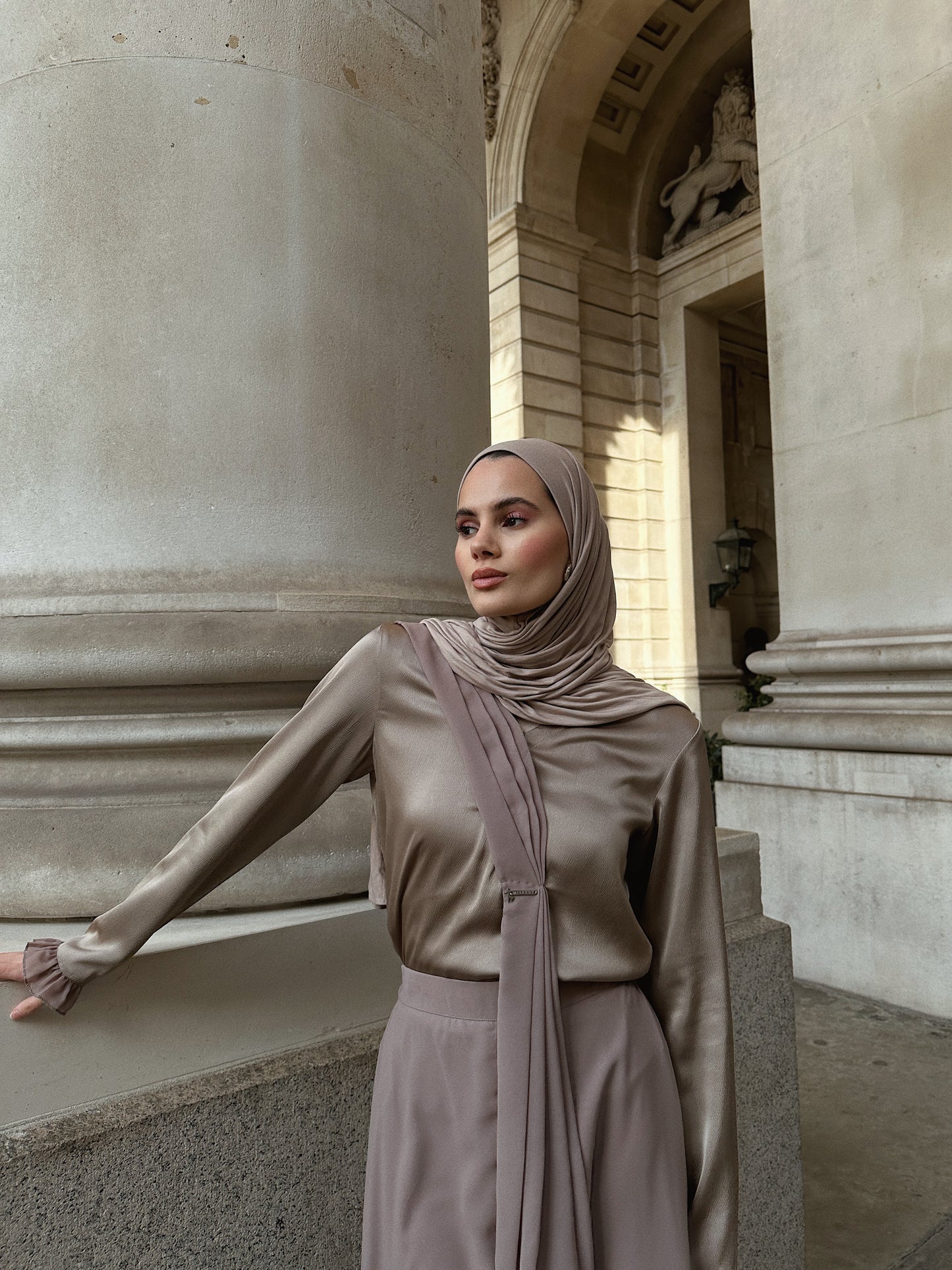 Yasmina Palazzo set