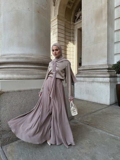 Yasmina Palazzo set