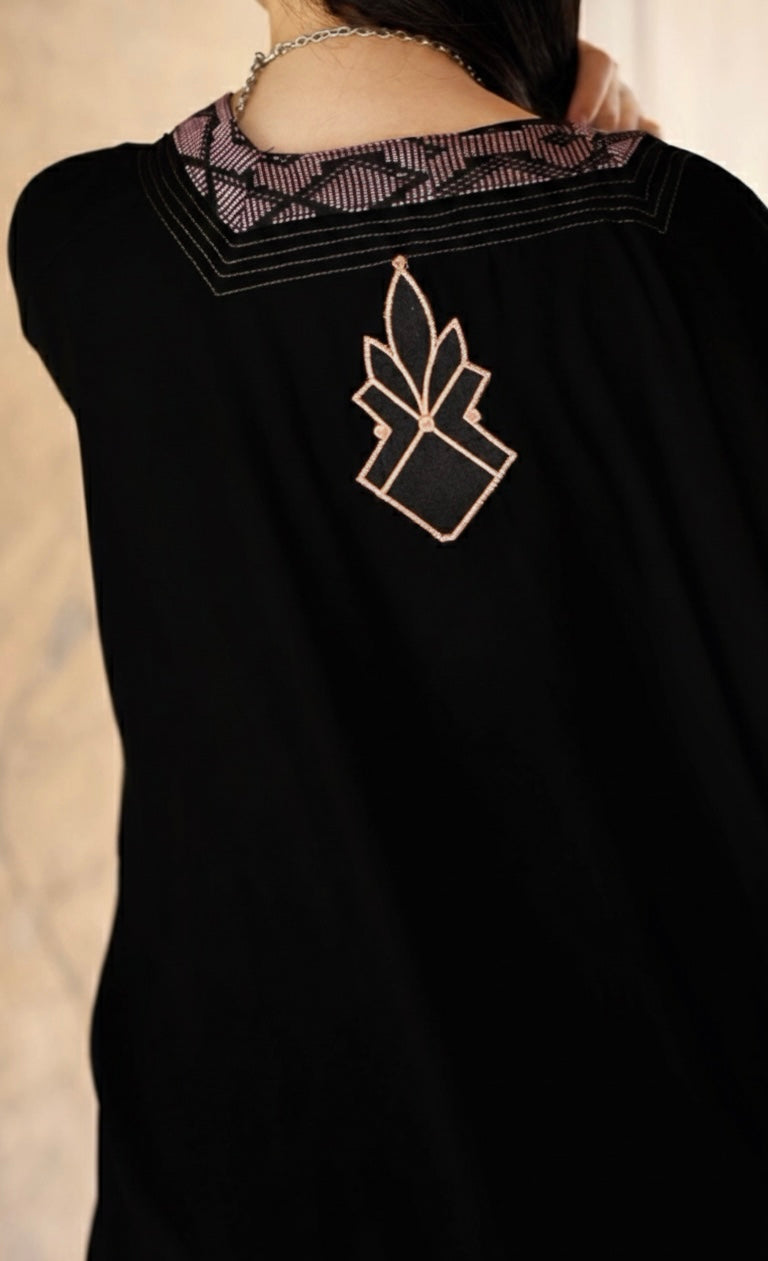 Black luxury eid abaya woth handwoven details and  artisan god rose embroidery